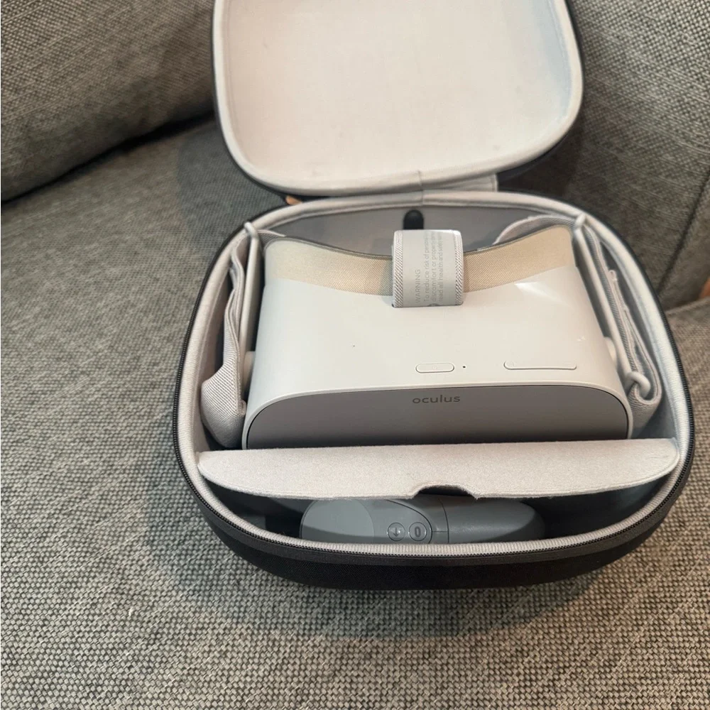 Oculus go VR headset